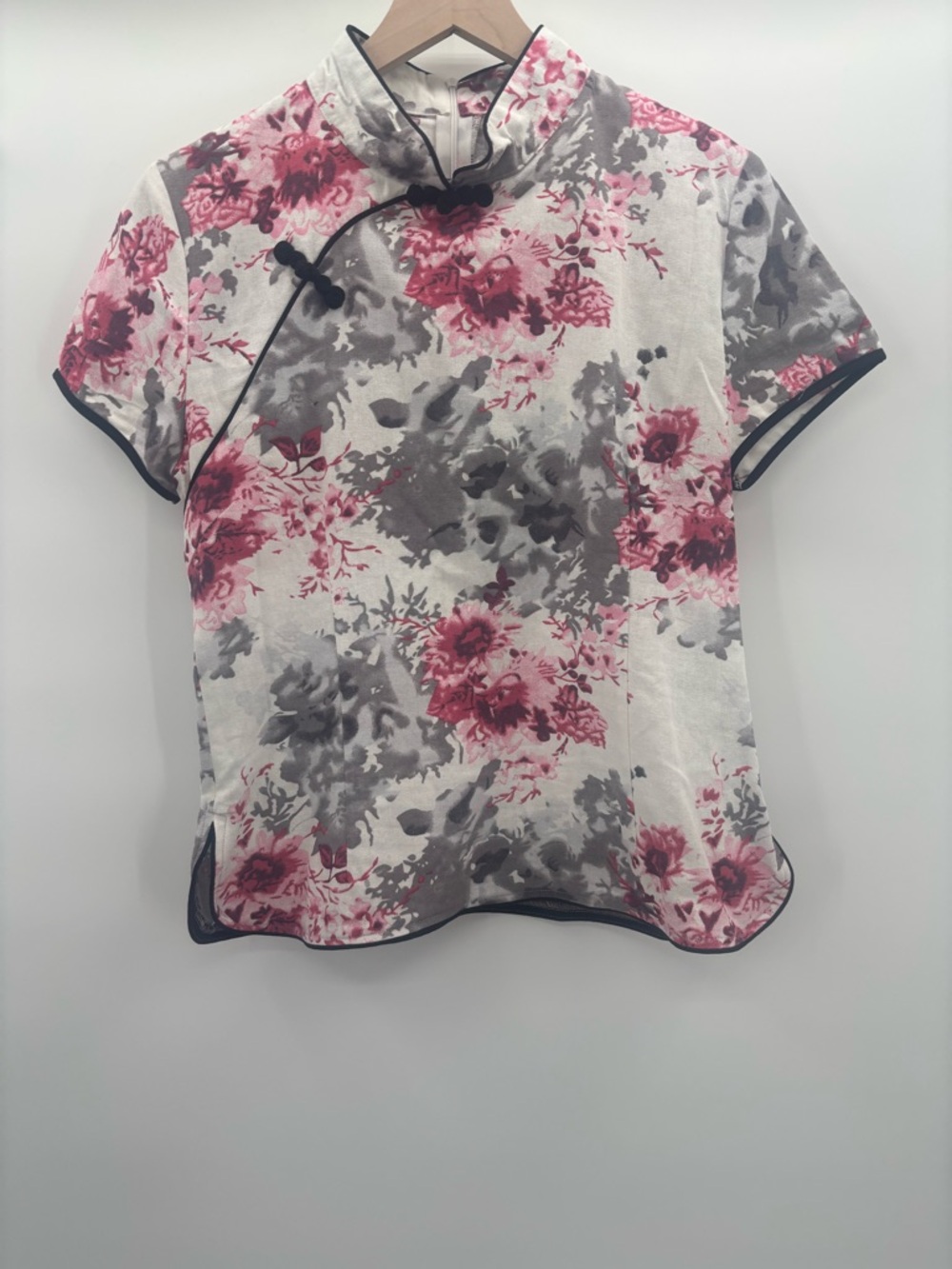 Chinese style Chengsam Floral Mandarin Collar Top in Pink and Gray Size XL